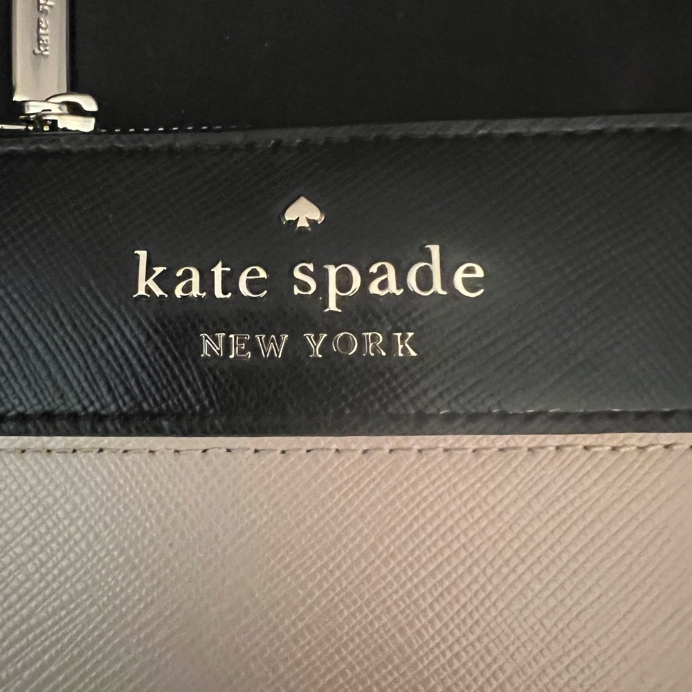 Kate Spade Wallet - Picture 2 of 6